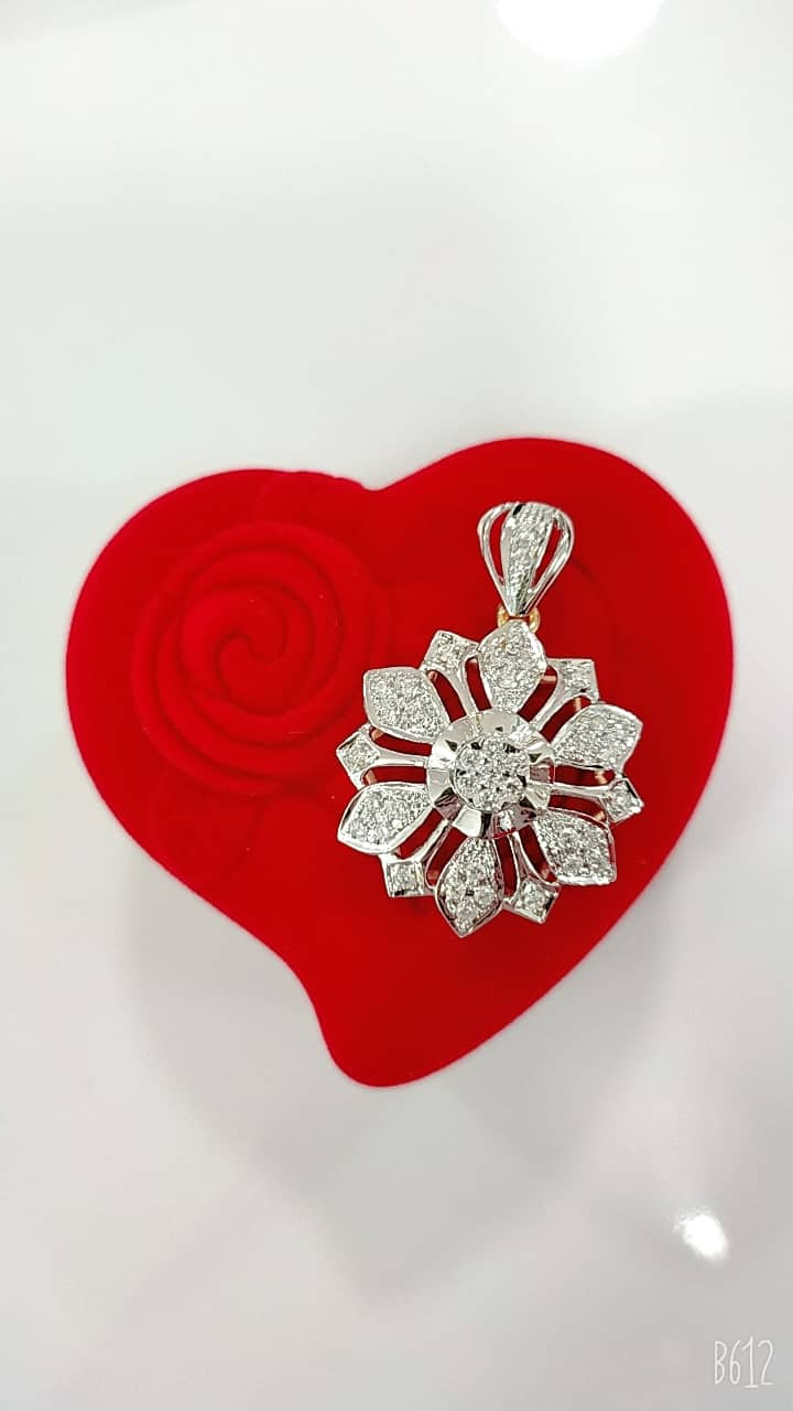 Diamond Pavilion pendant 4