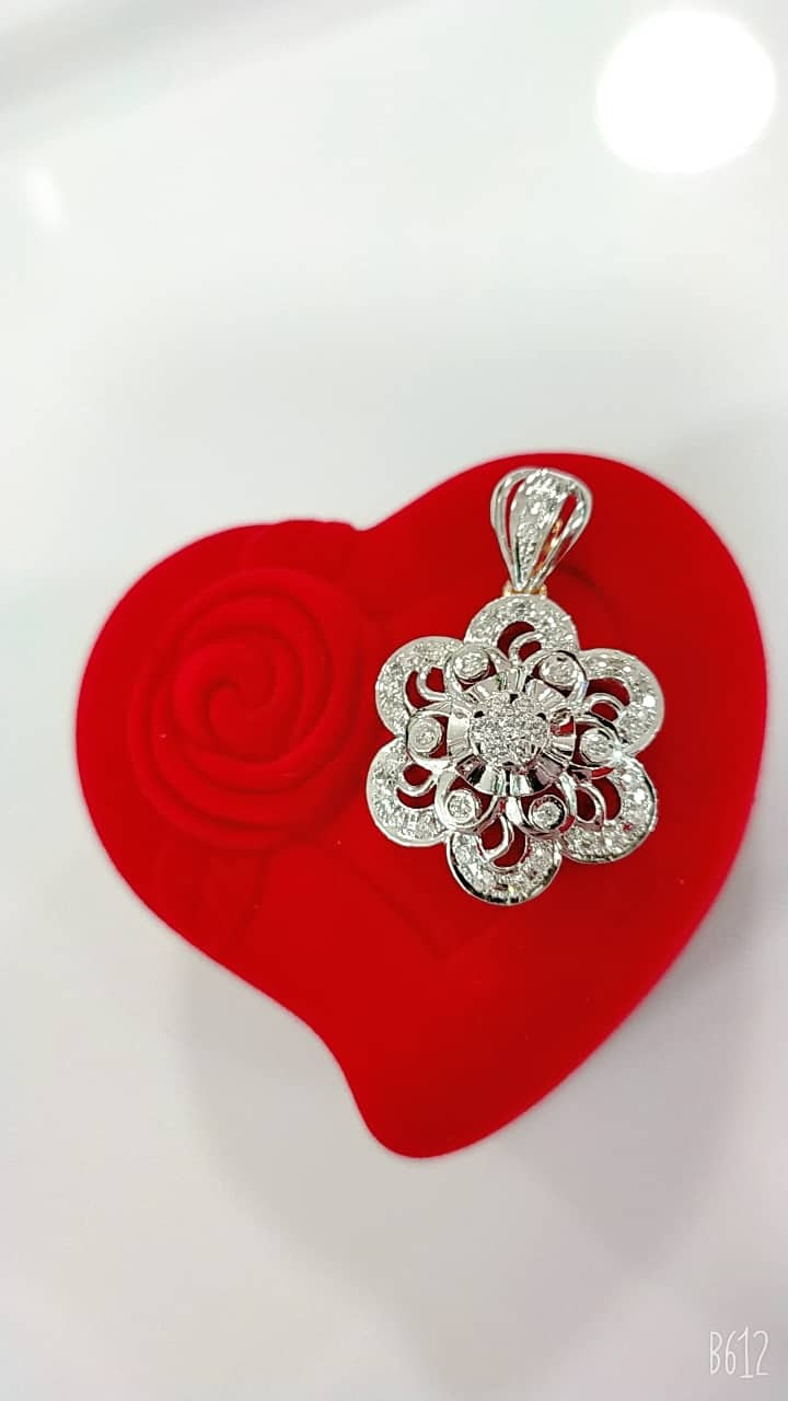 Diamond Pavilion pendant 5