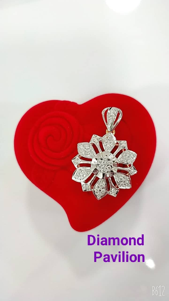 Diamond Pavilion pendant 3